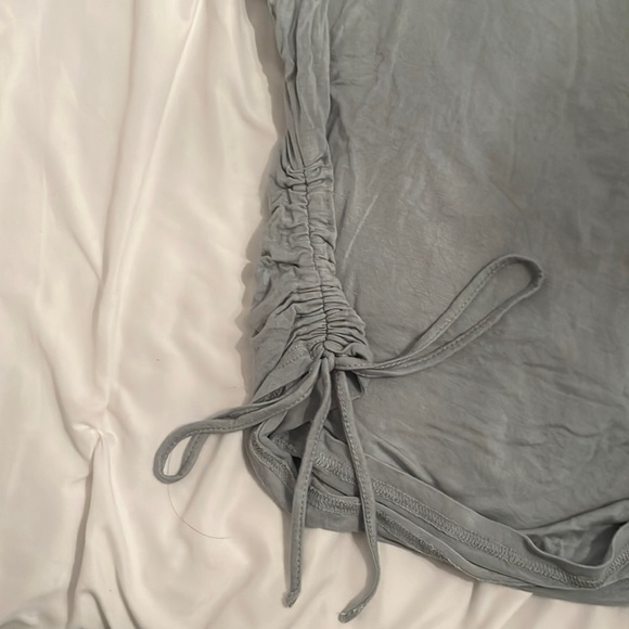 SHEIN Ruched Tee - Picture 2 of 5